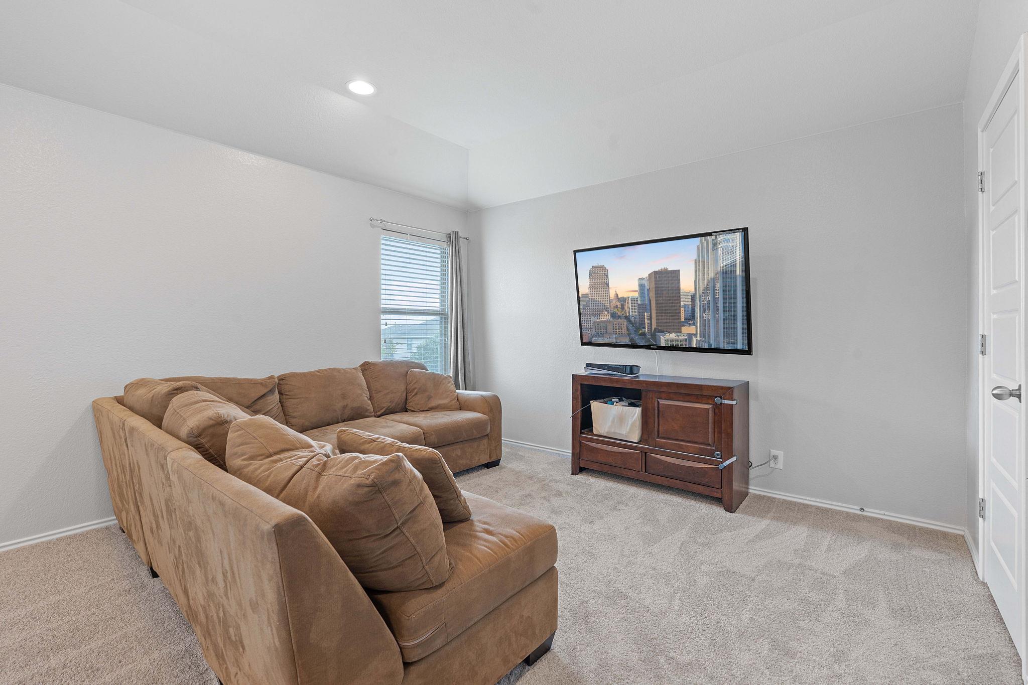 579 Dragon Ridge Rd, Buda, TX 78610