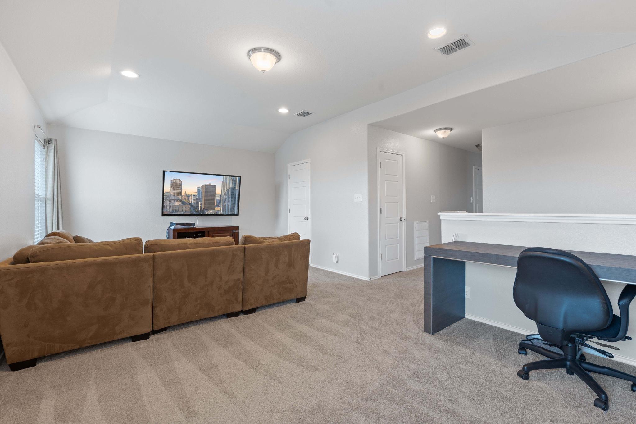 579 Dragon Ridge Rd, Buda, TX 78610