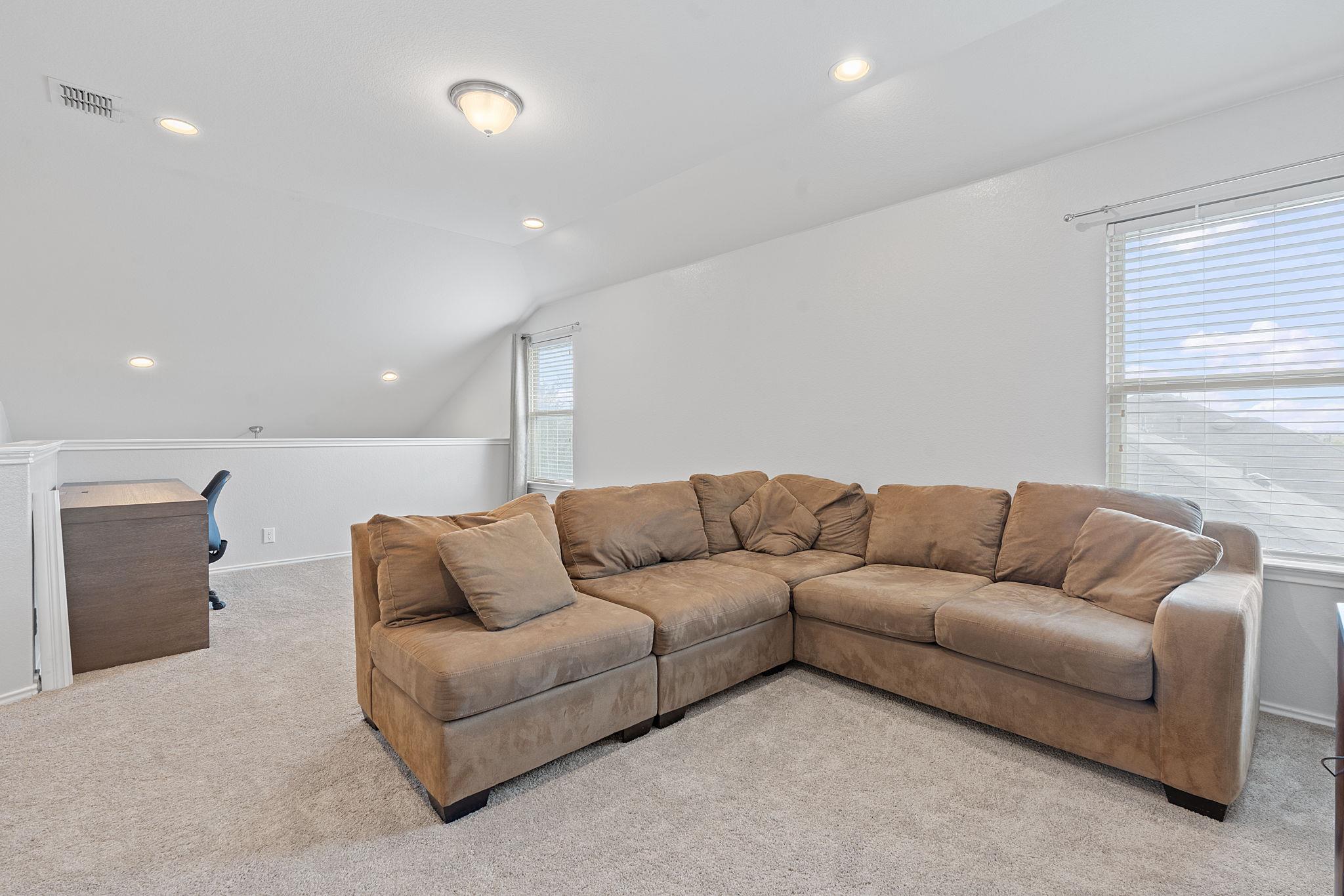 579 Dragon Ridge Rd, Buda, TX 78610