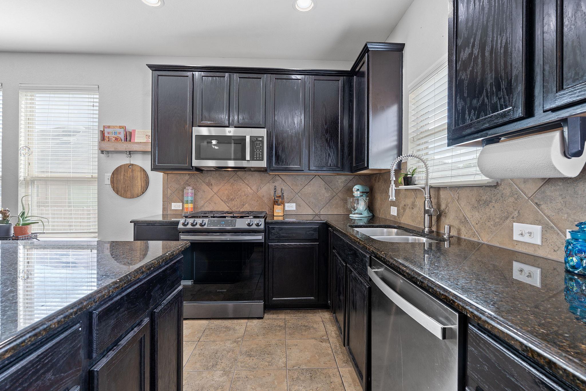 579 Dragon Ridge Rd, Buda, TX 78610