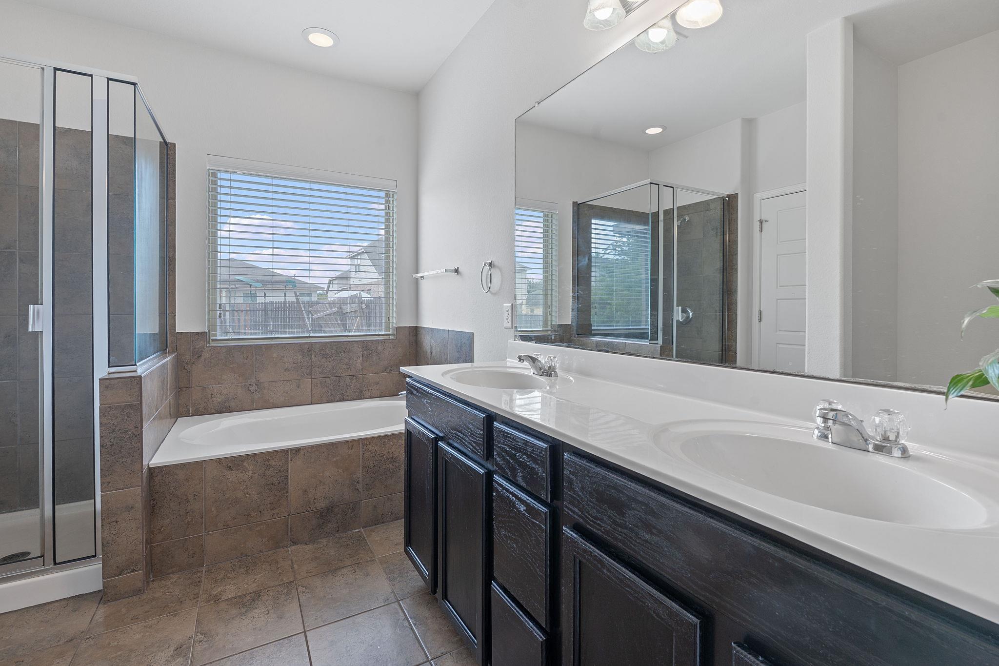 579 Dragon Ridge Rd, Buda, TX 78610