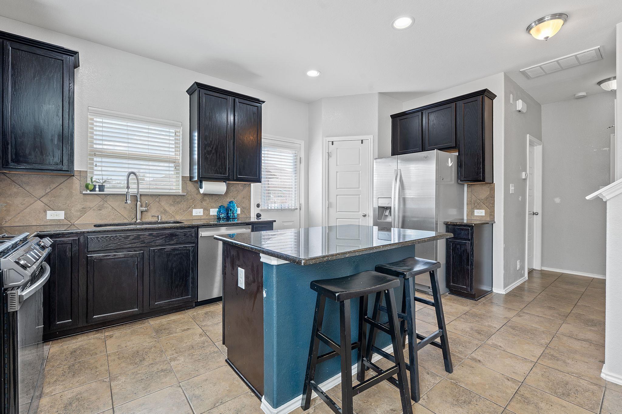 579 Dragon Ridge Rd, Buda, TX 78610