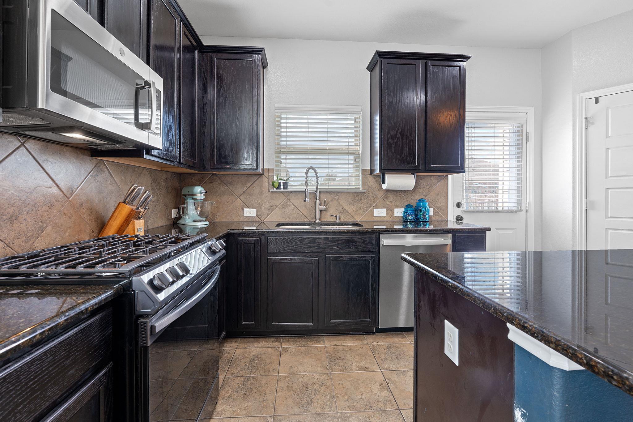 579 Dragon Ridge Rd, Buda, TX 78610