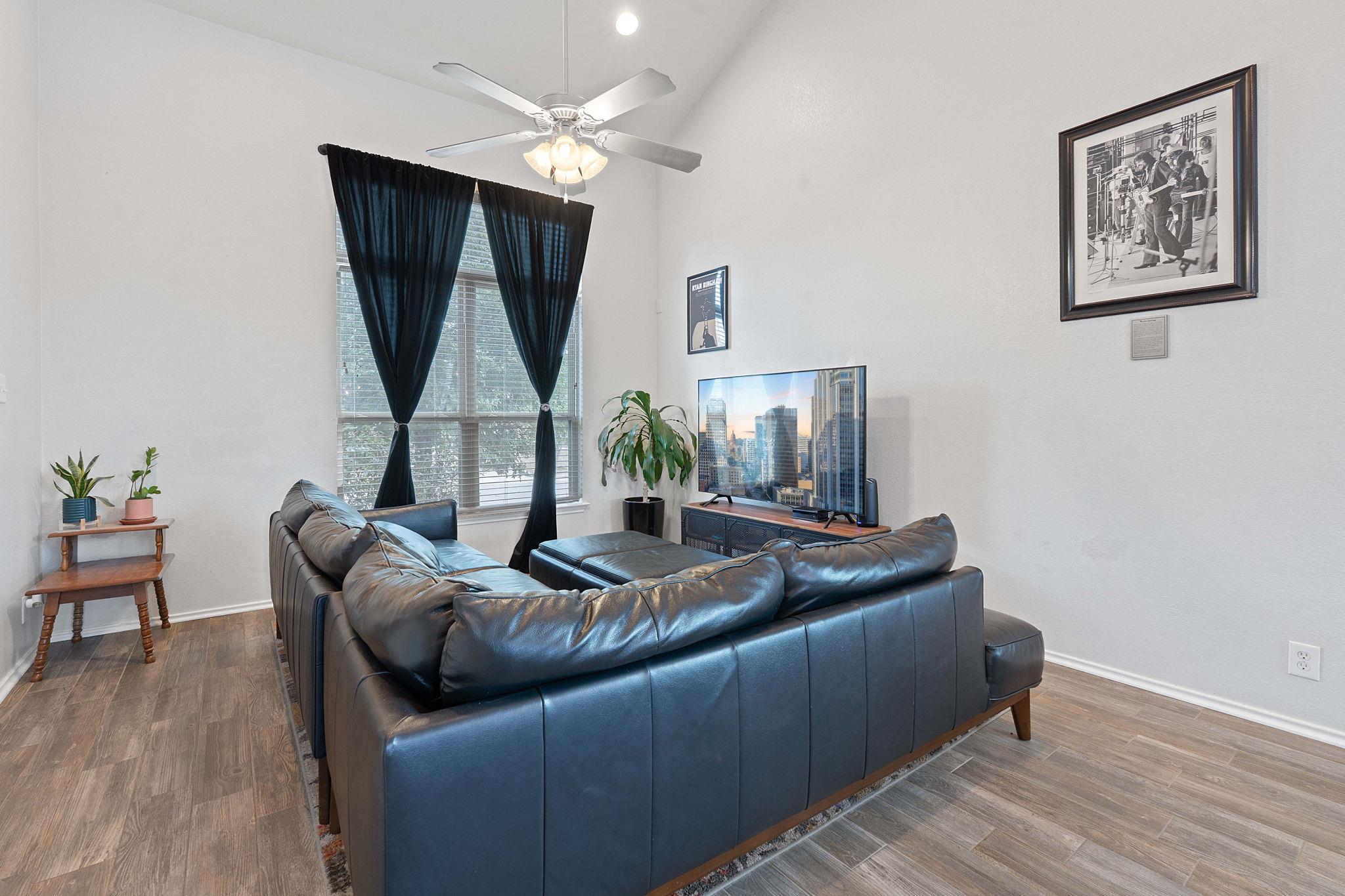 579 Dragon Ridge Rd, Buda, TX 78610