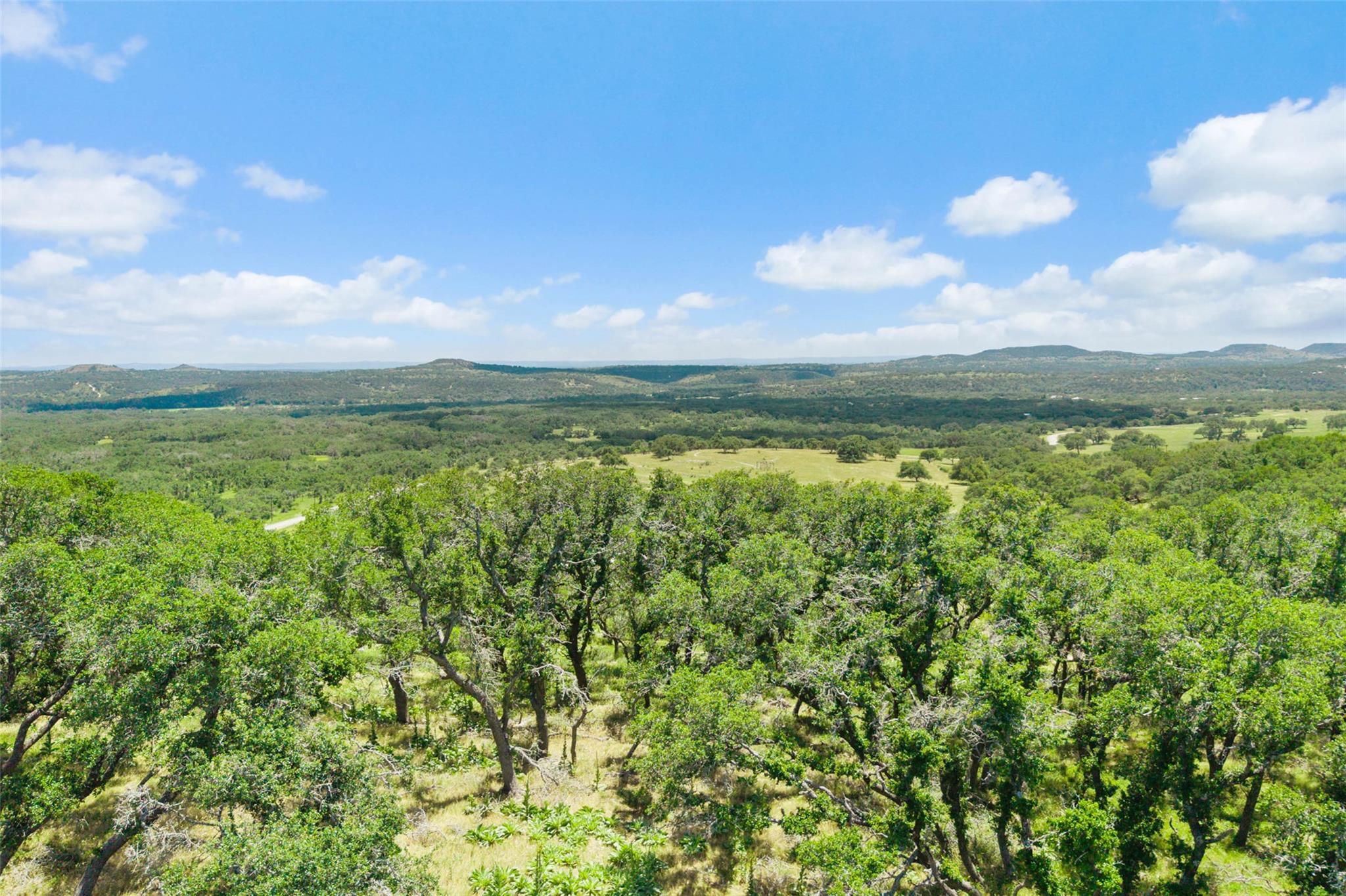 5434 Kendalia Rd, Blanco, TX 78606