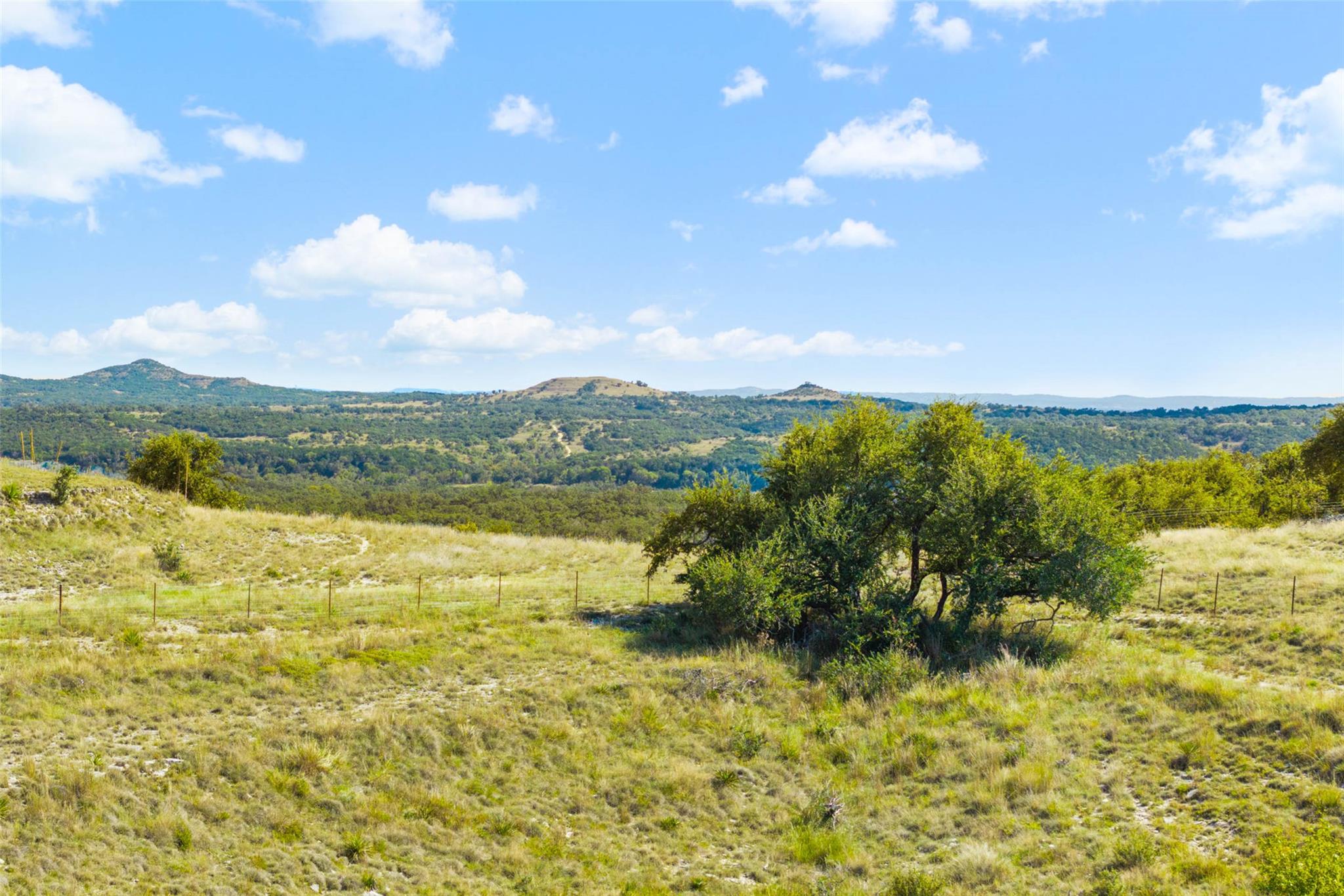 5434 Kendalia Rd, Blanco, TX 78606