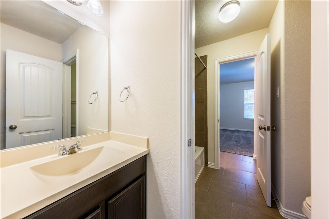 3641 Bainbridge St, Round Rock, TX 78681