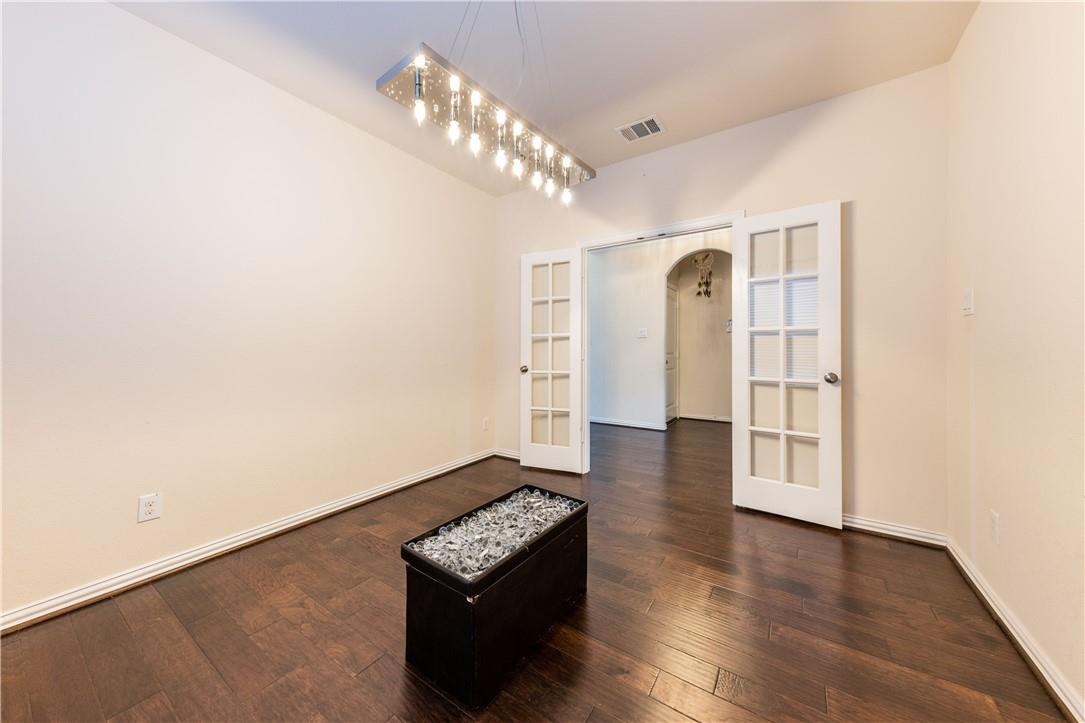 3641 Bainbridge St, Round Rock, TX 78681