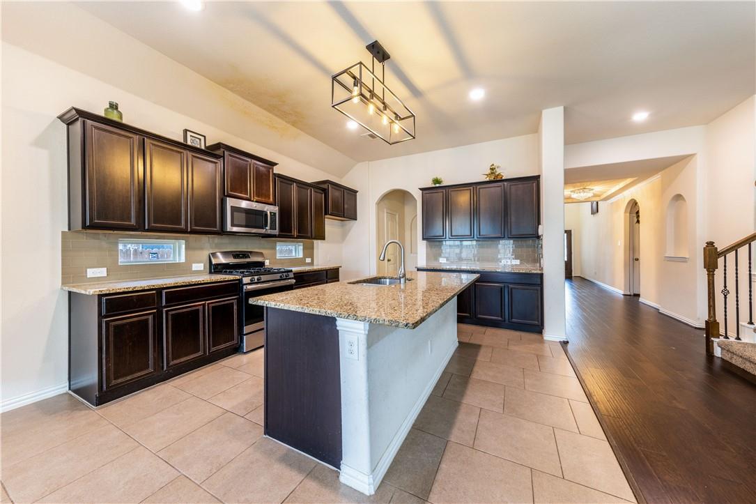 3641 Bainbridge St, Round Rock, TX 78681