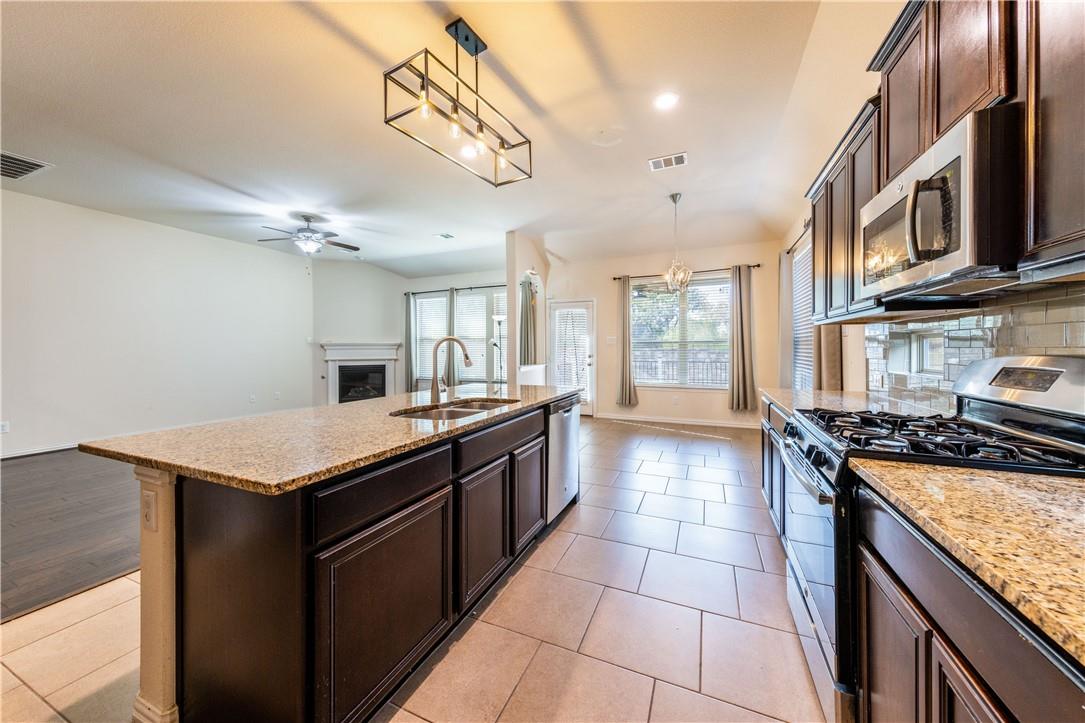 3641 Bainbridge St, Round Rock, TX 78681