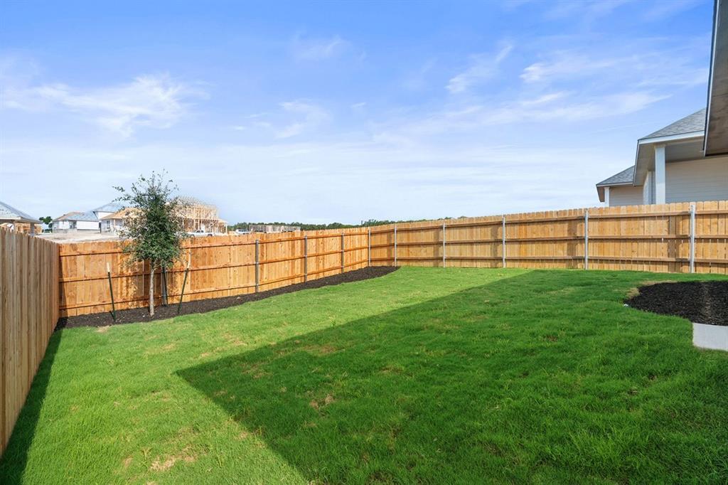 144 Granit Oak Drive, Dripping Springs, TX 78620