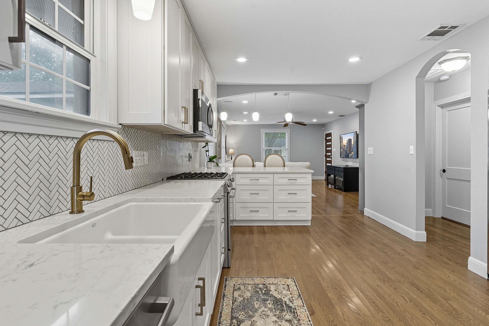 5400 Sunshine Dr, Austin, TX 78756