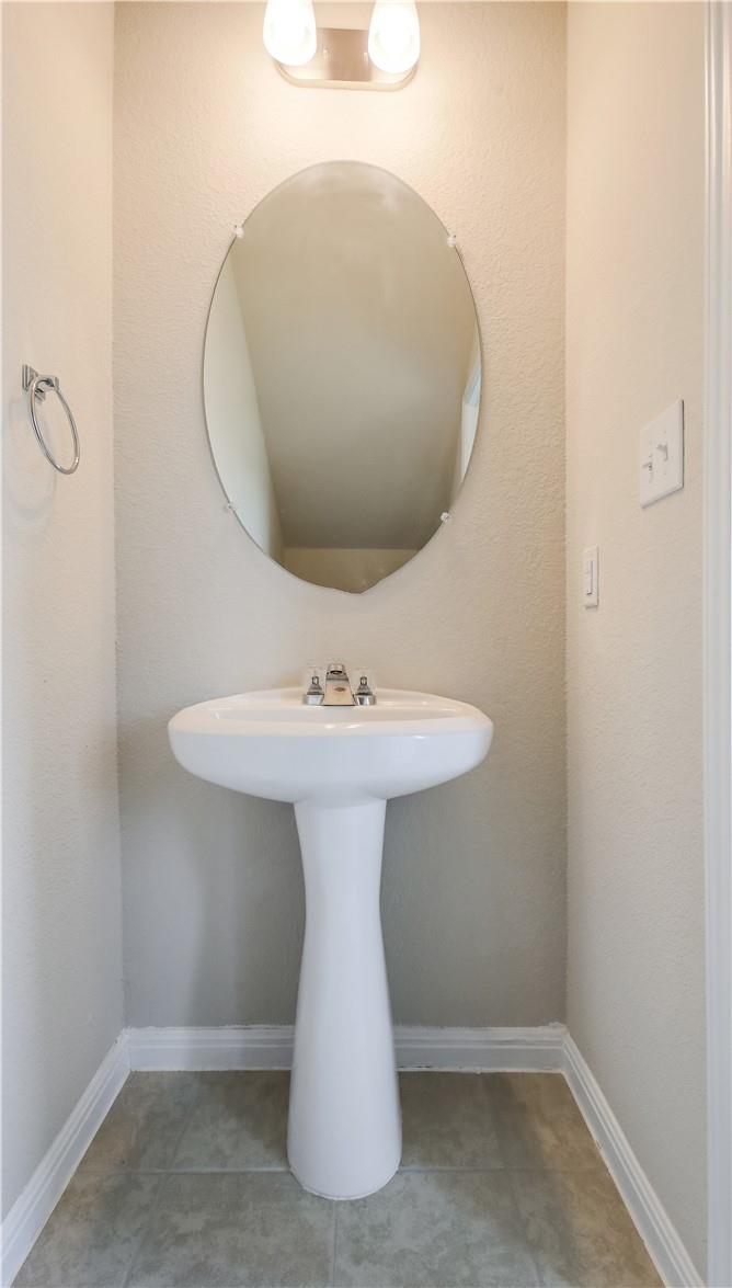 100 Brady Creek Way, Leander, TX 78641