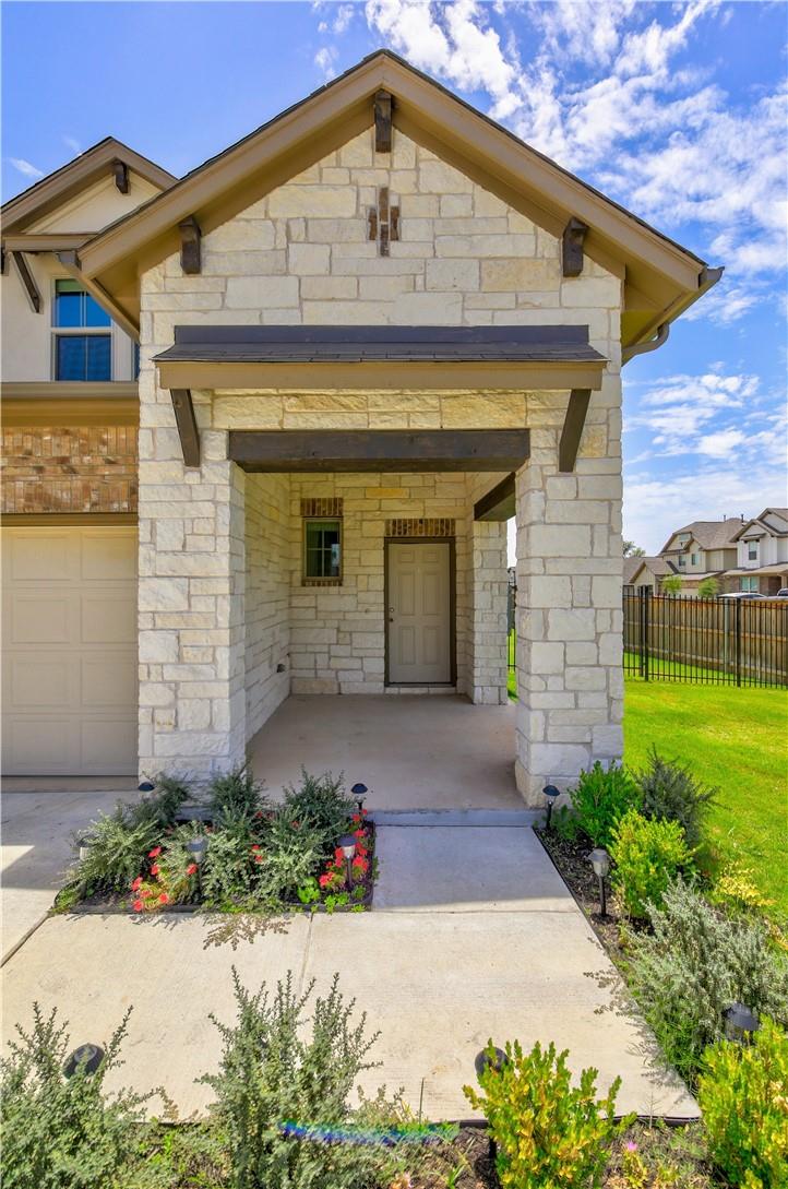 100 Brady Creek Way, Leander, TX 78641