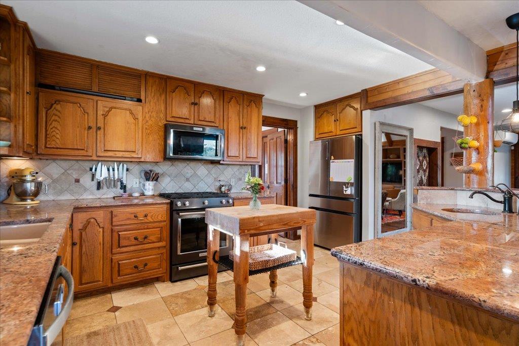 19801 Adrian Way, Jonestown, TX 78645