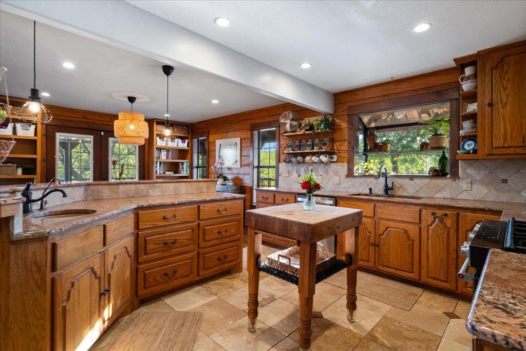 19801 Adrian Way, Jonestown, TX 78645