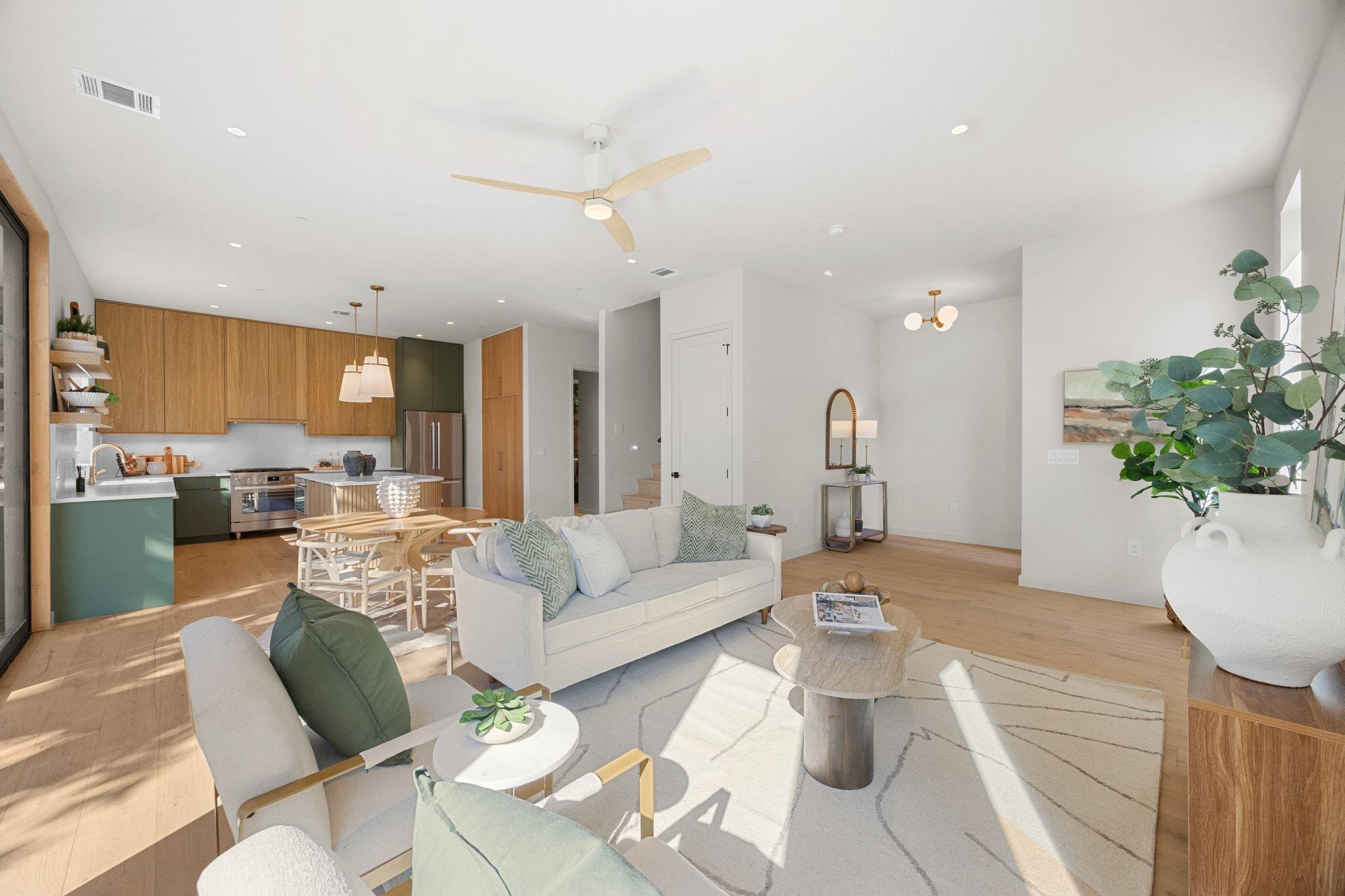 1175 Navasota St # 2, Austin, TX 78702