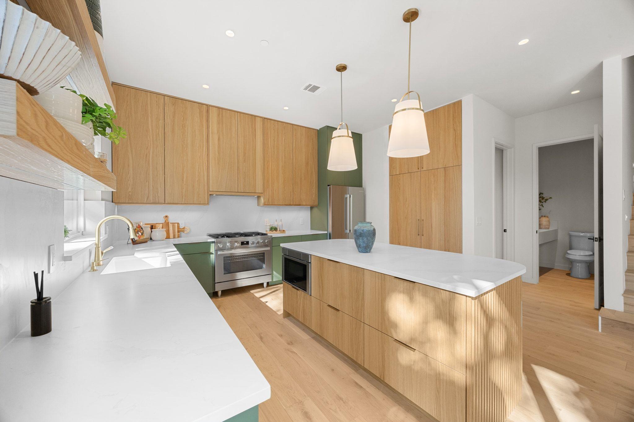 1175 Navasota St # 2, Austin, TX 78702