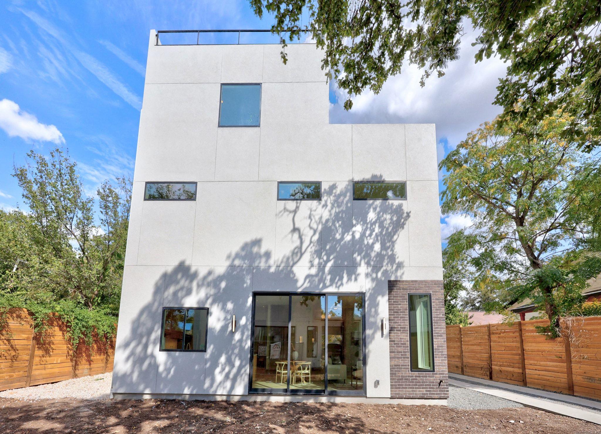 1175 Navasota St # 2, Austin, TX 78702