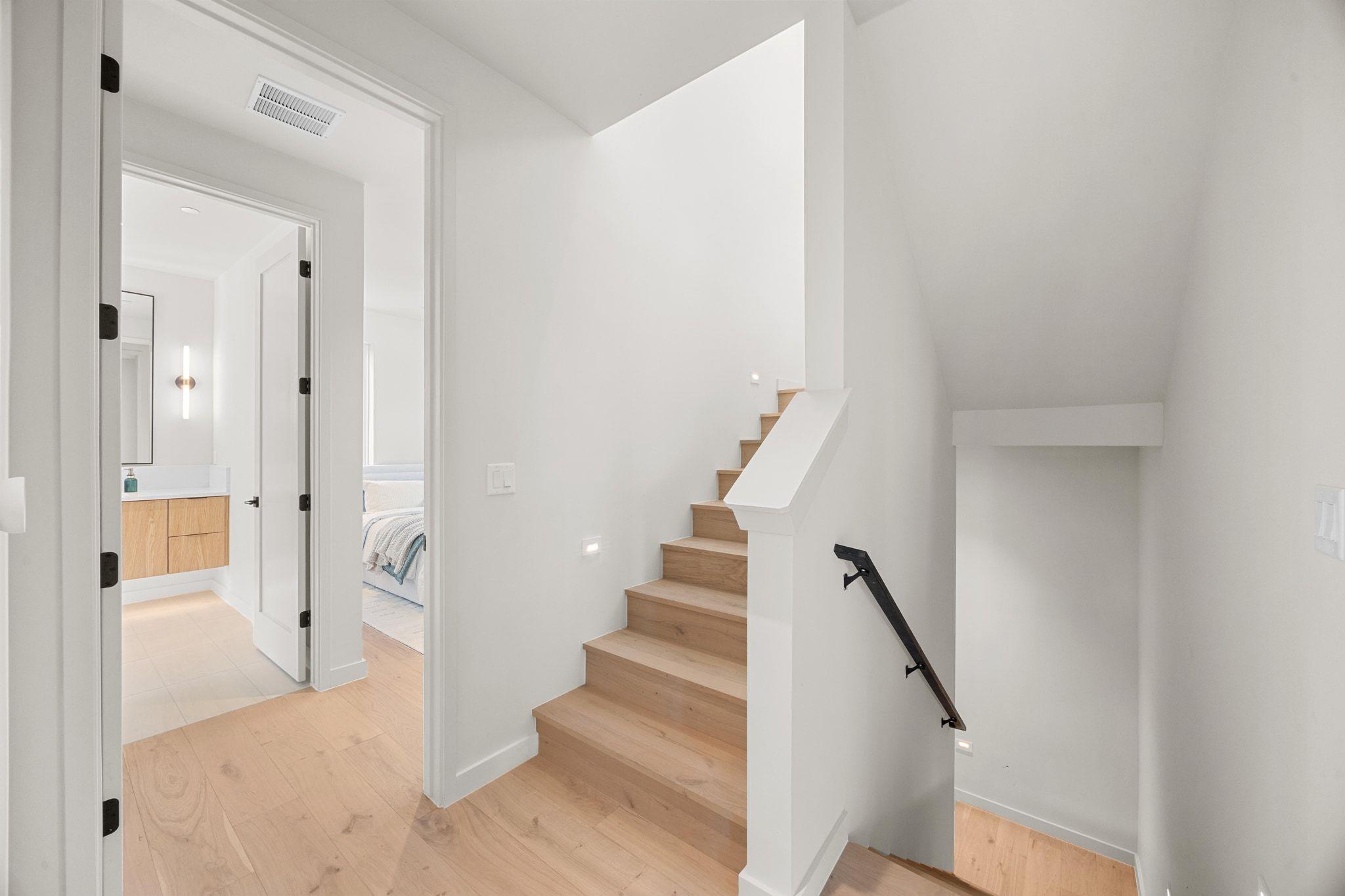 1175 Navasota St # 2, Austin, TX 78702