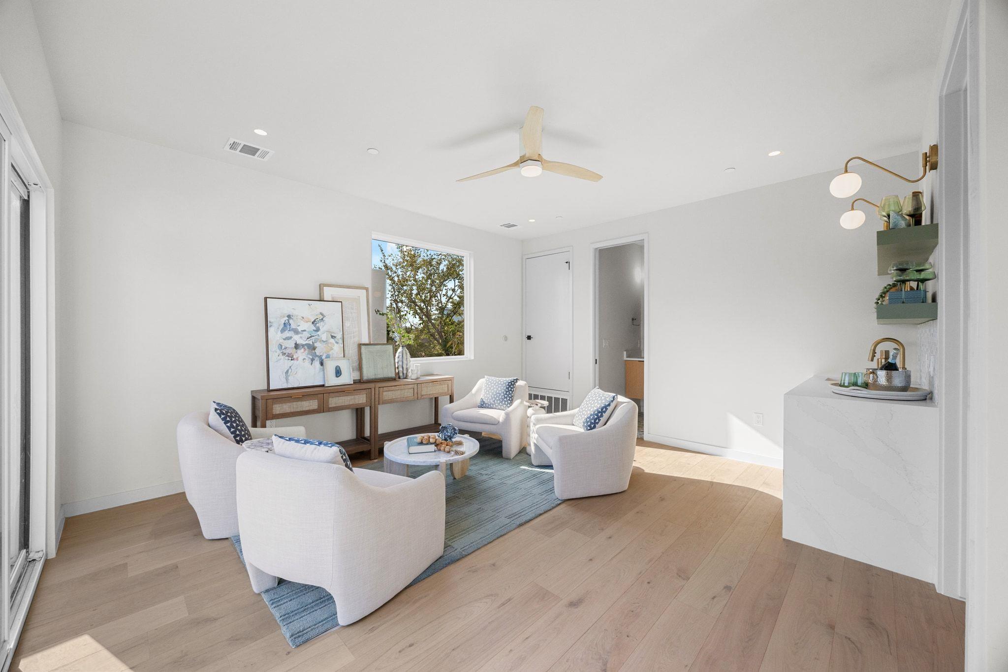 1175 Navasota St # 2, Austin, TX 78702