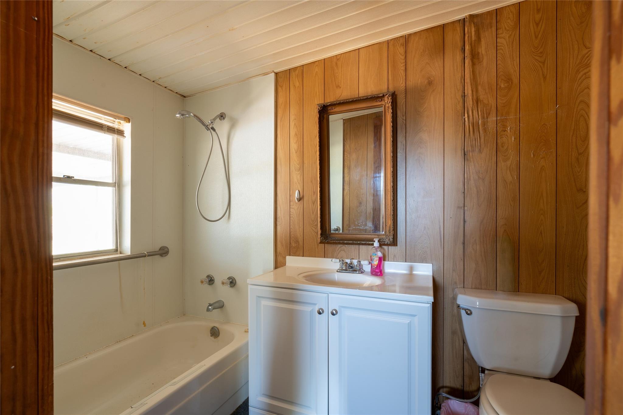 3779 Mule Creek Rd, Harwood, TX 78632