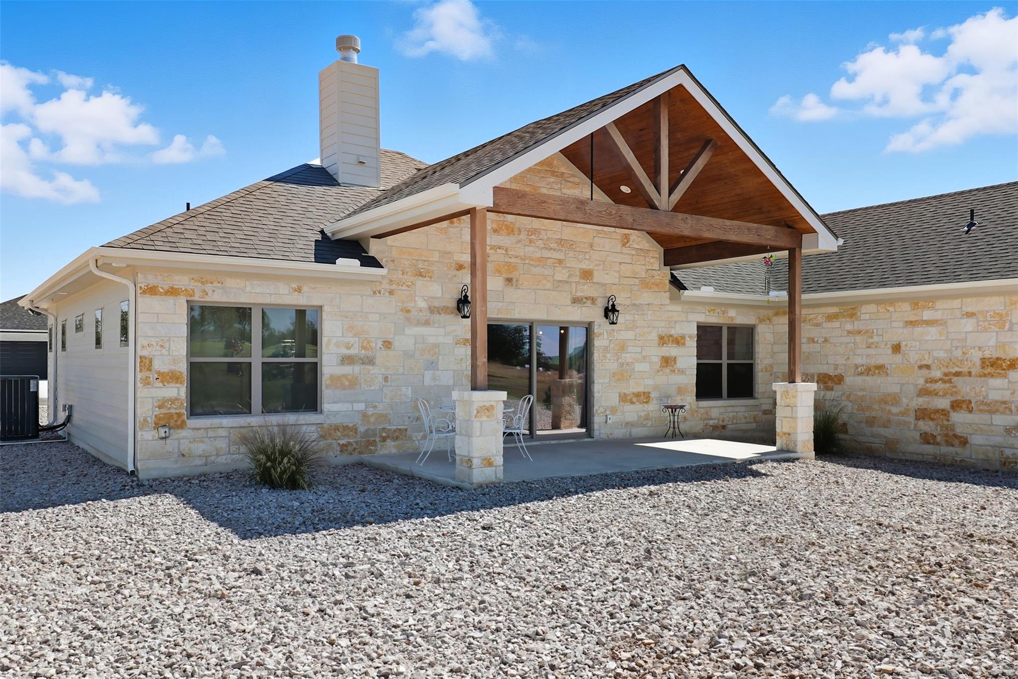 214 Oak Grove Pkwy, Kingsland, TX 78639