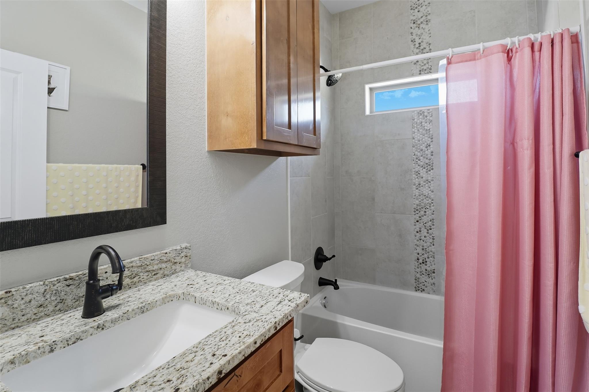 214 Oak Grove Pkwy, Kingsland, TX 78639