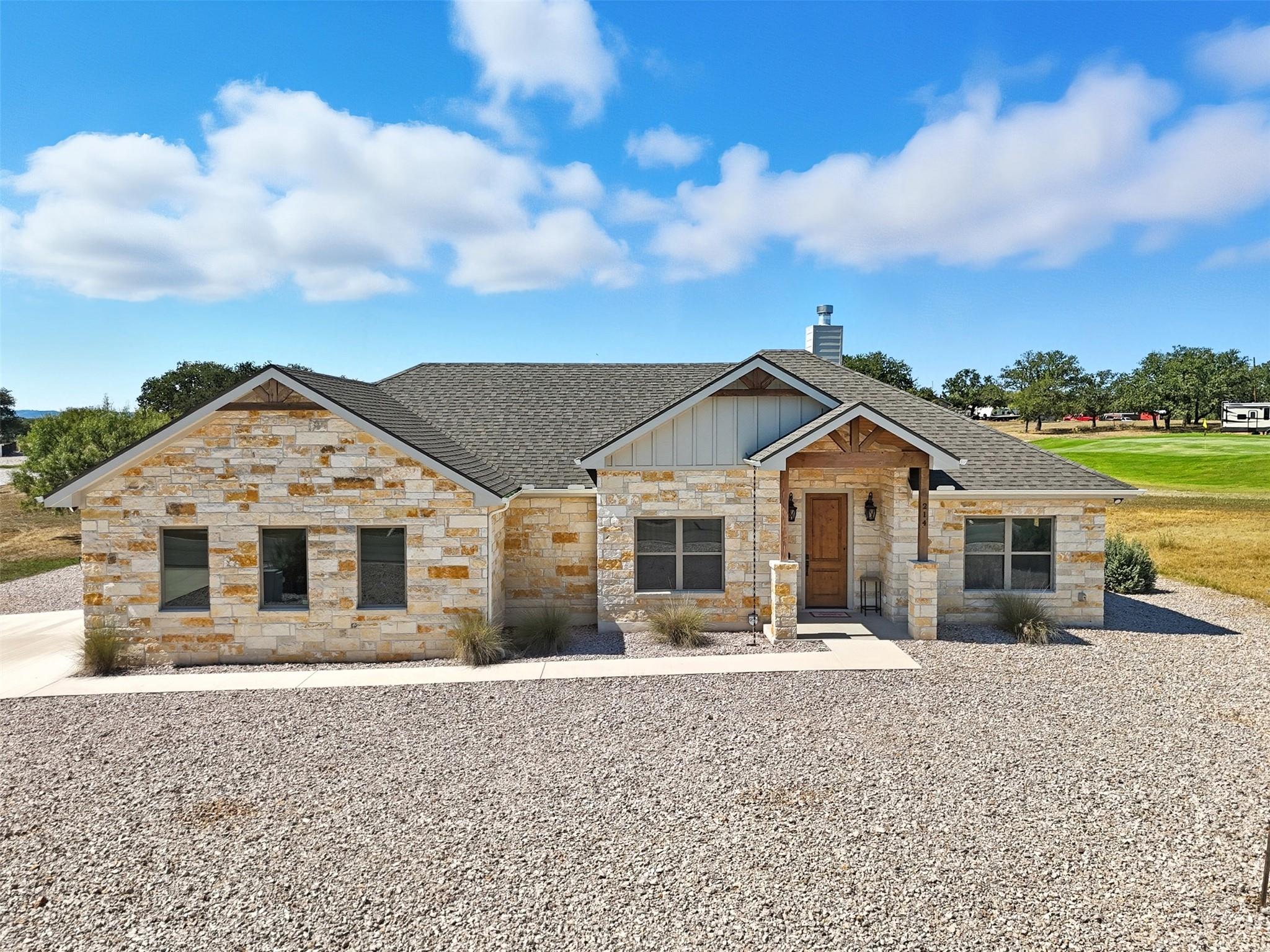 214 Oak Grove Pkwy, Kingsland, TX 78639