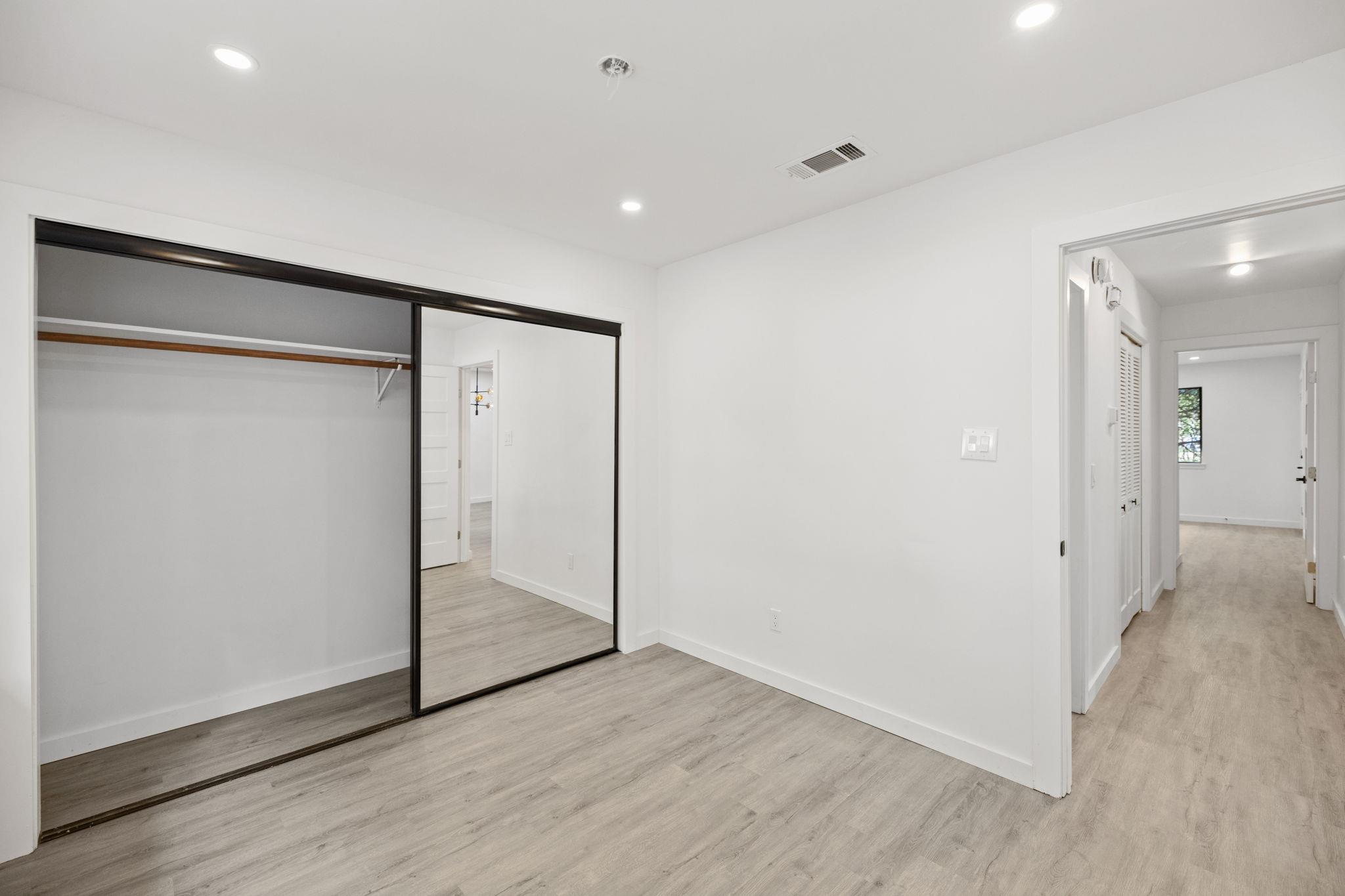 7211 Lakewood Dr # C111, Austin, TX 78750