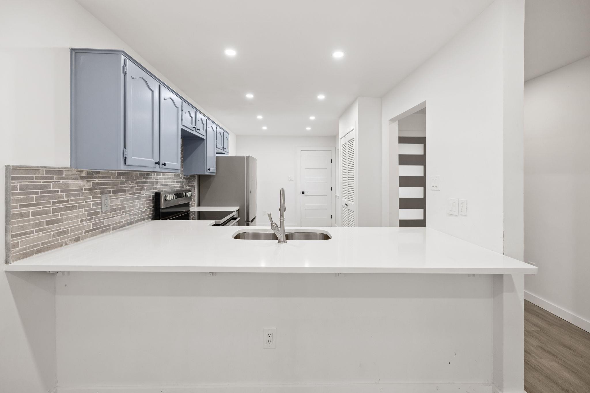 7211 Lakewood Dr # C111, Austin, TX 78750