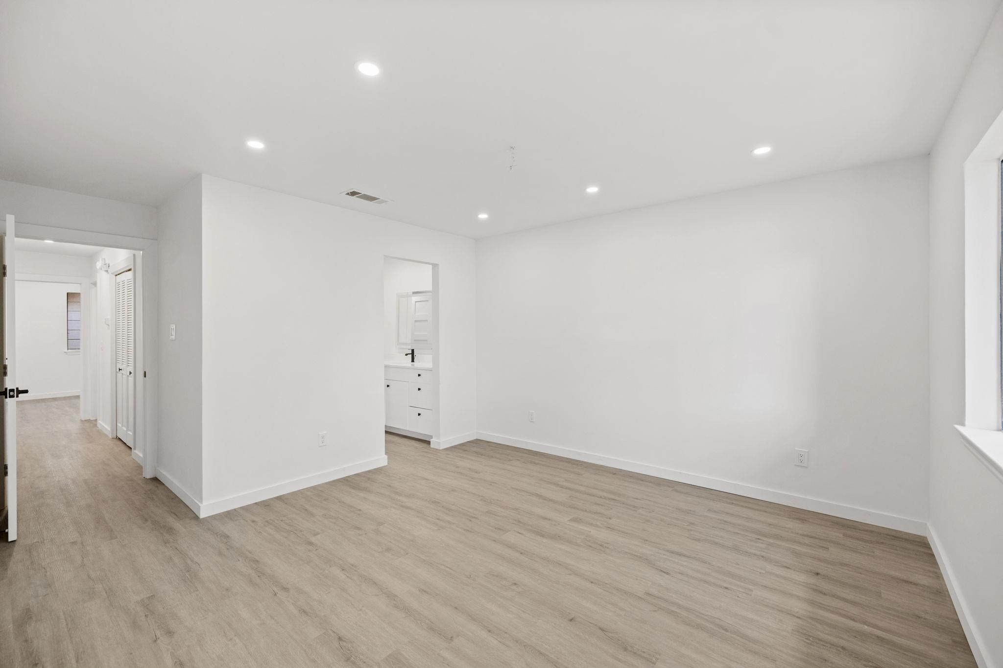 7211 Lakewood Dr # C111, Austin, TX 78750