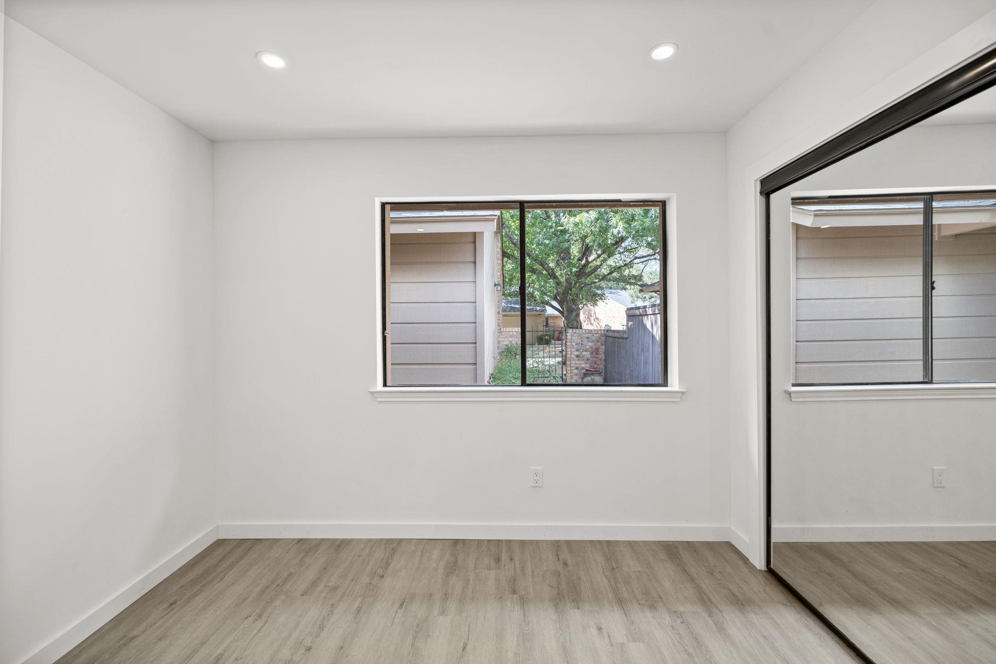 7211 Lakewood Dr # C111, Austin, TX 78750