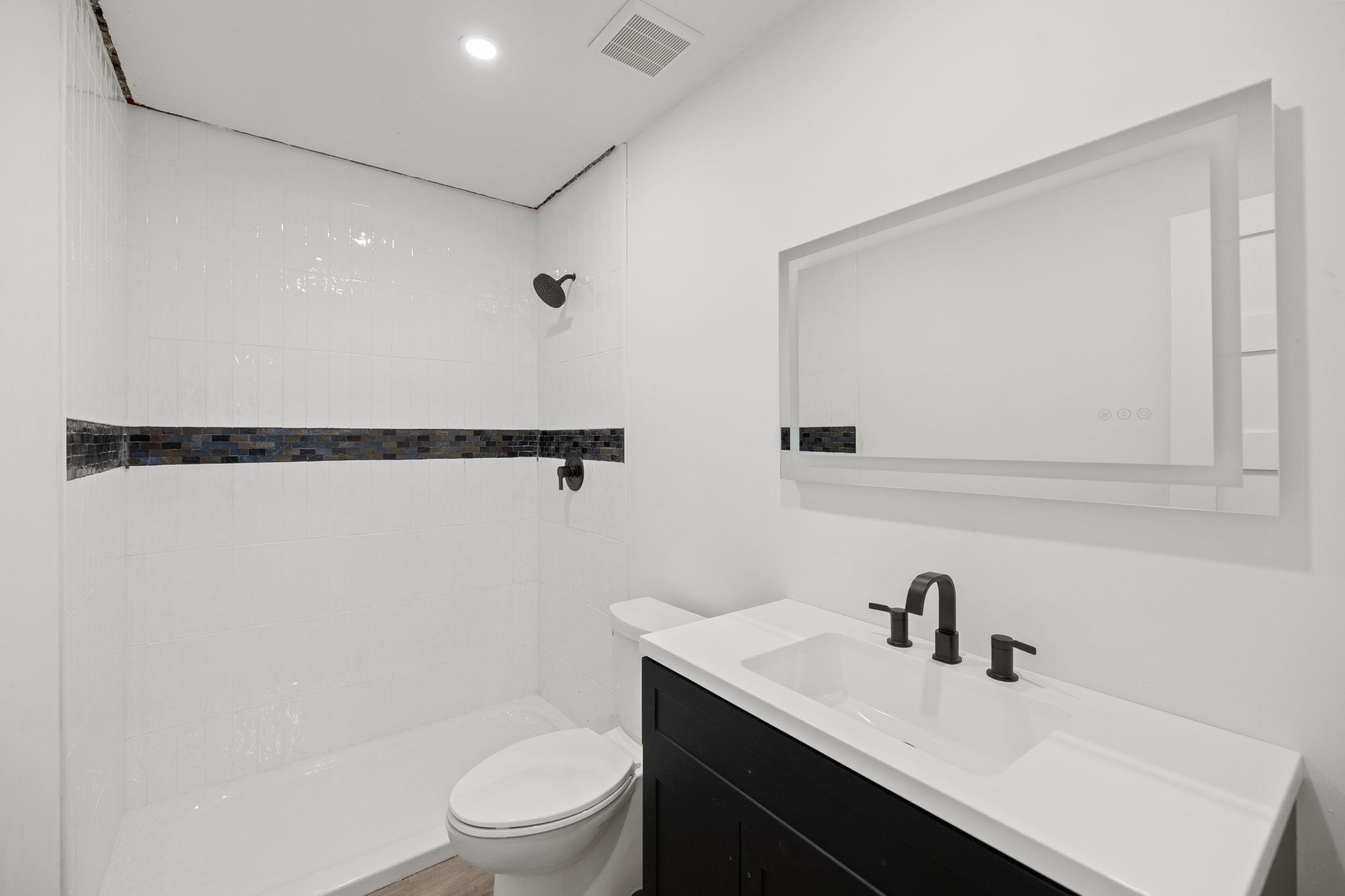 7211 Lakewood Dr # C111, Austin, TX 78750