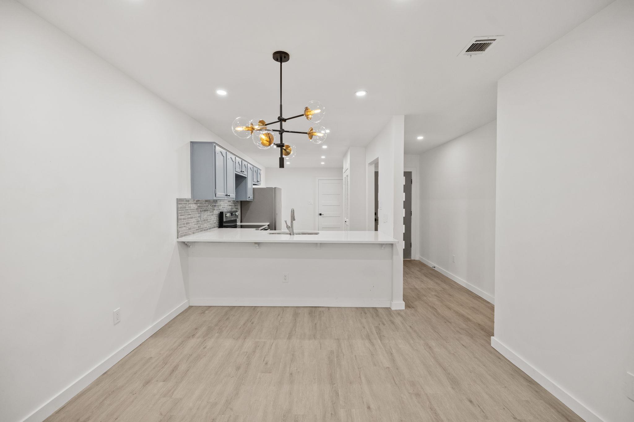 7211 Lakewood Dr # C111, Austin, TX 78750