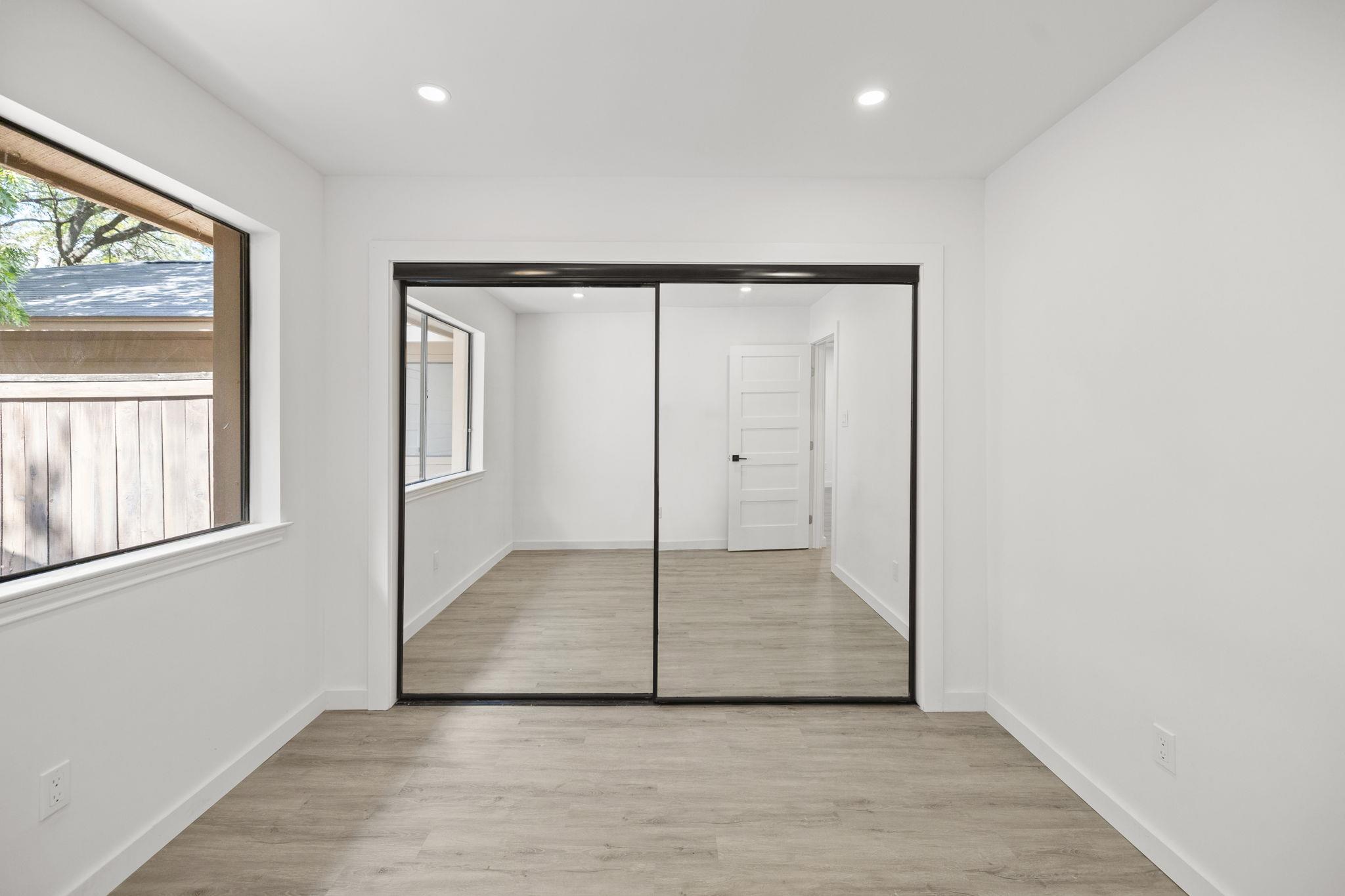 7211 Lakewood Dr # C111, Austin, TX 78750