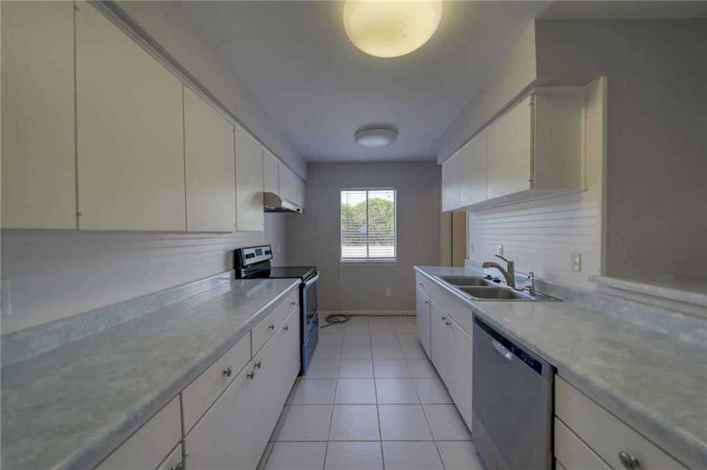 5801 Thunderbird St # B-20, Lago Vista, TX 78645