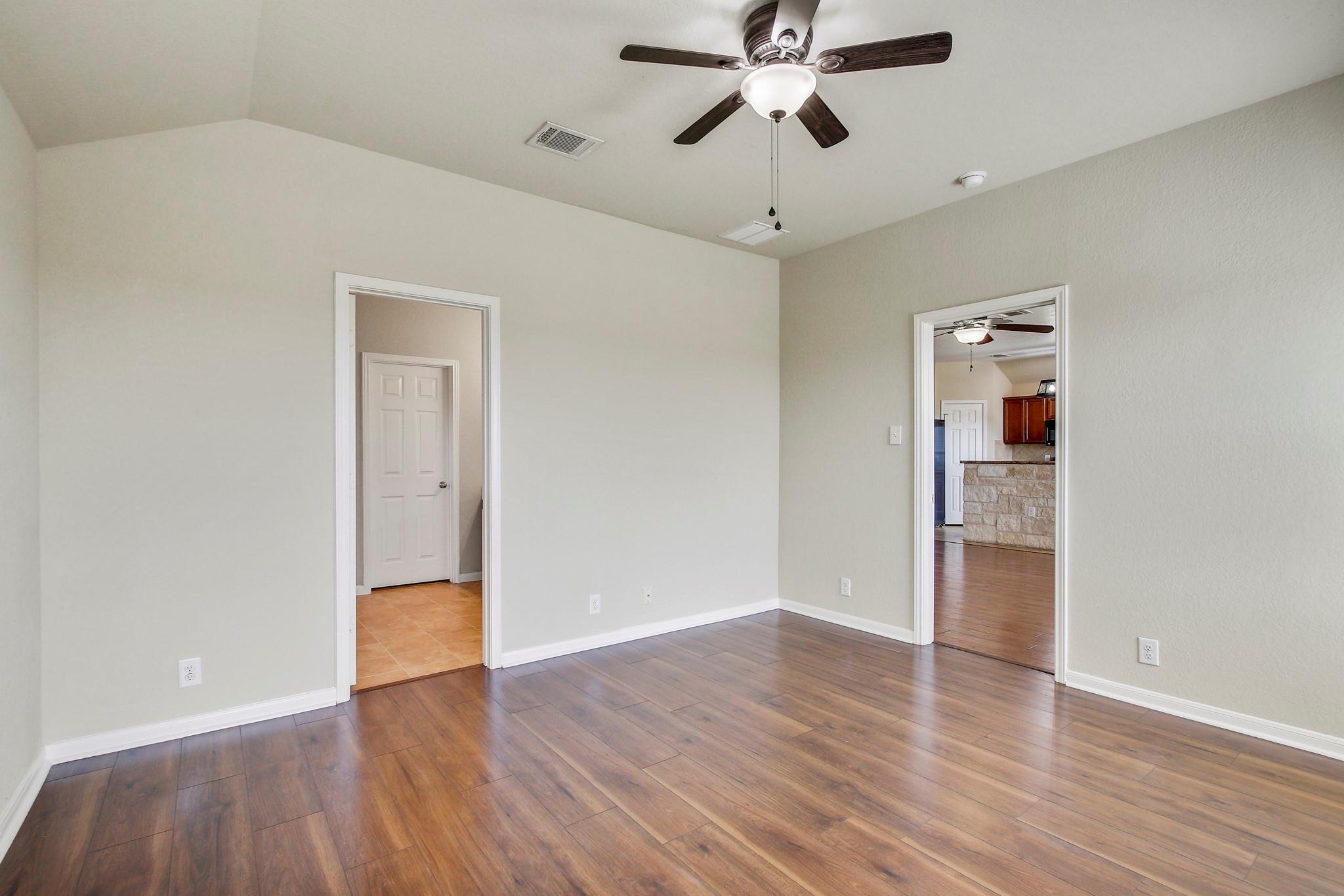 507 Teron Dr, San Marcos, TX 78666