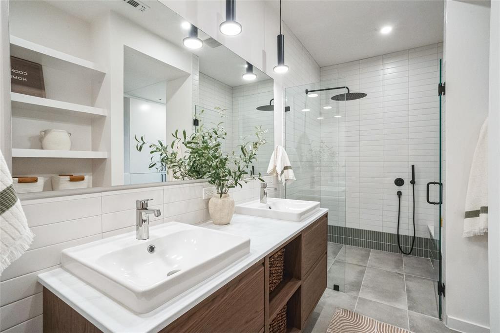 700 Denson Dr # 1102, Austin, TX 78752