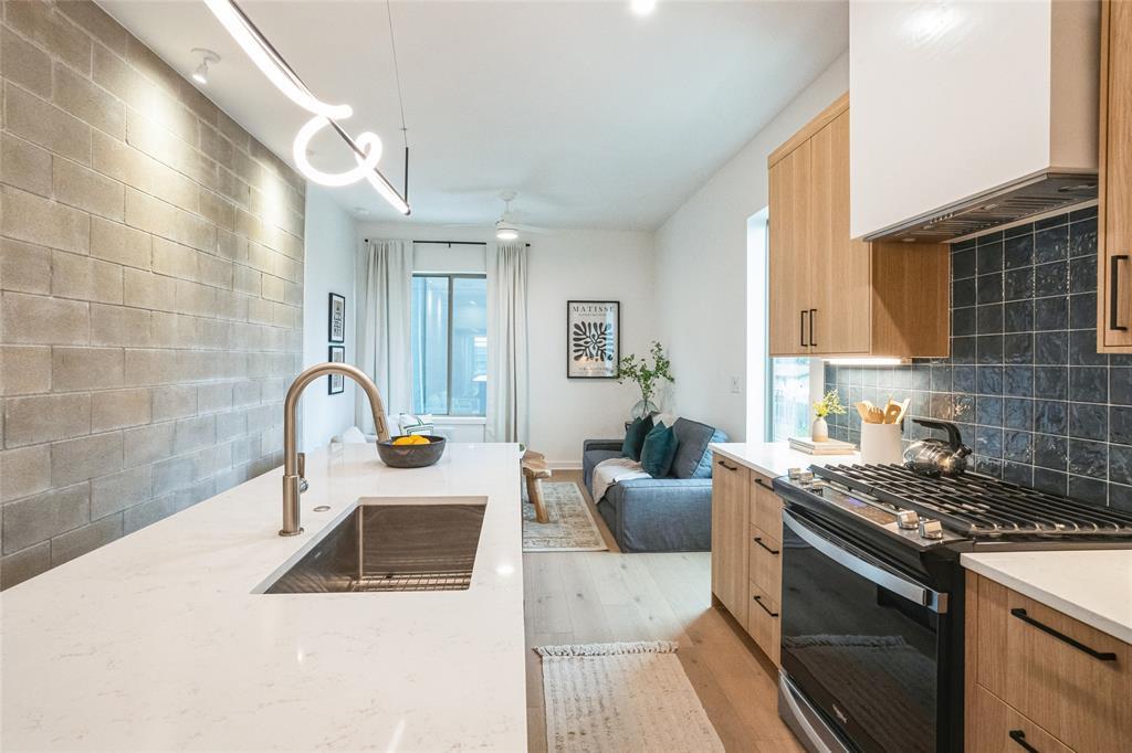 700 Denson Dr # 1102, Austin, TX 78752