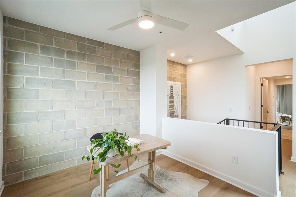 700 Denson Dr # 1102, Austin, TX 78752