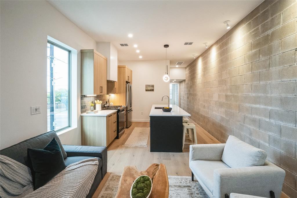 700 Denson Dr # 1102, Austin, TX 78752