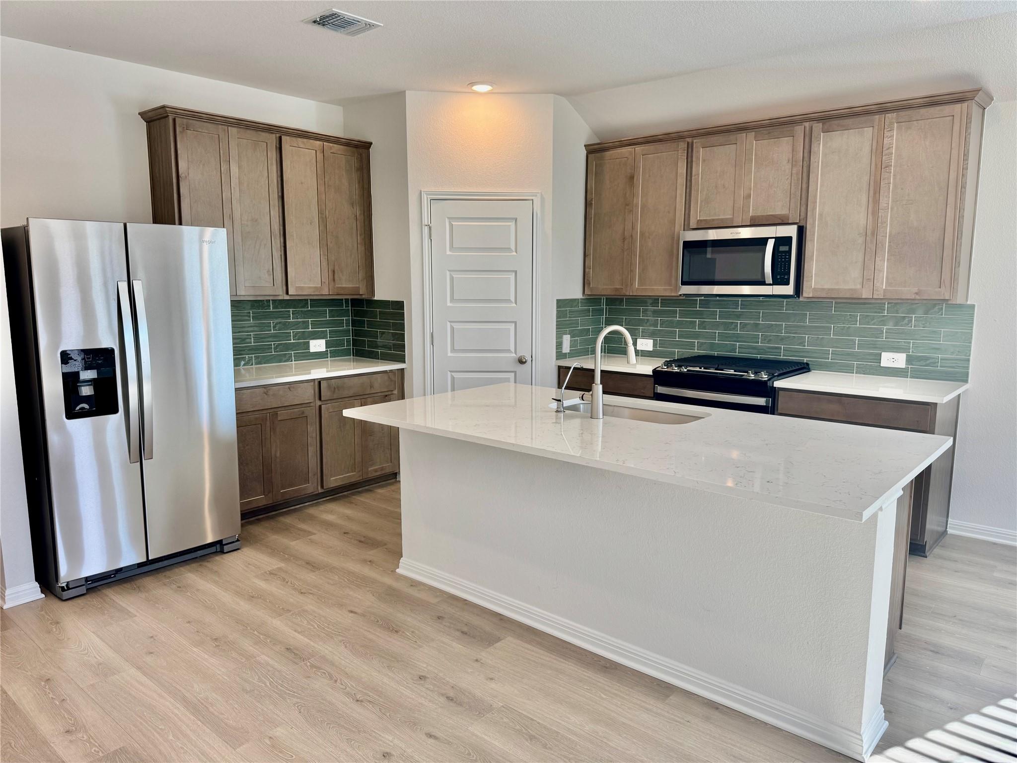 196 Coopers Hawk Crst, Cedar Creek, TX 78612