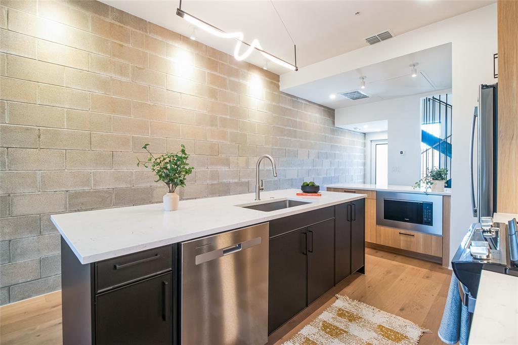 700 Denson Dr # 1104, Austin, TX 78752