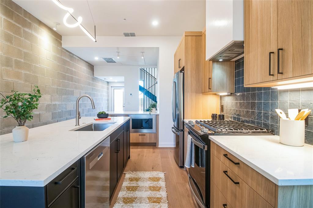 700 Denson Dr # 1104, Austin, TX 78752