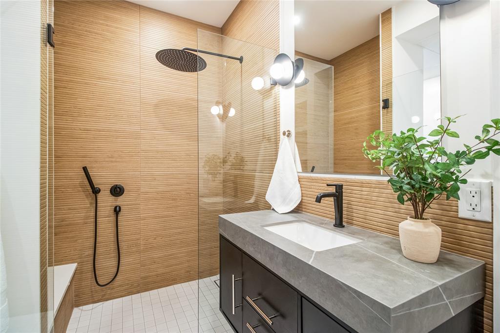 700 Denson Dr # 1104, Austin, TX 78752