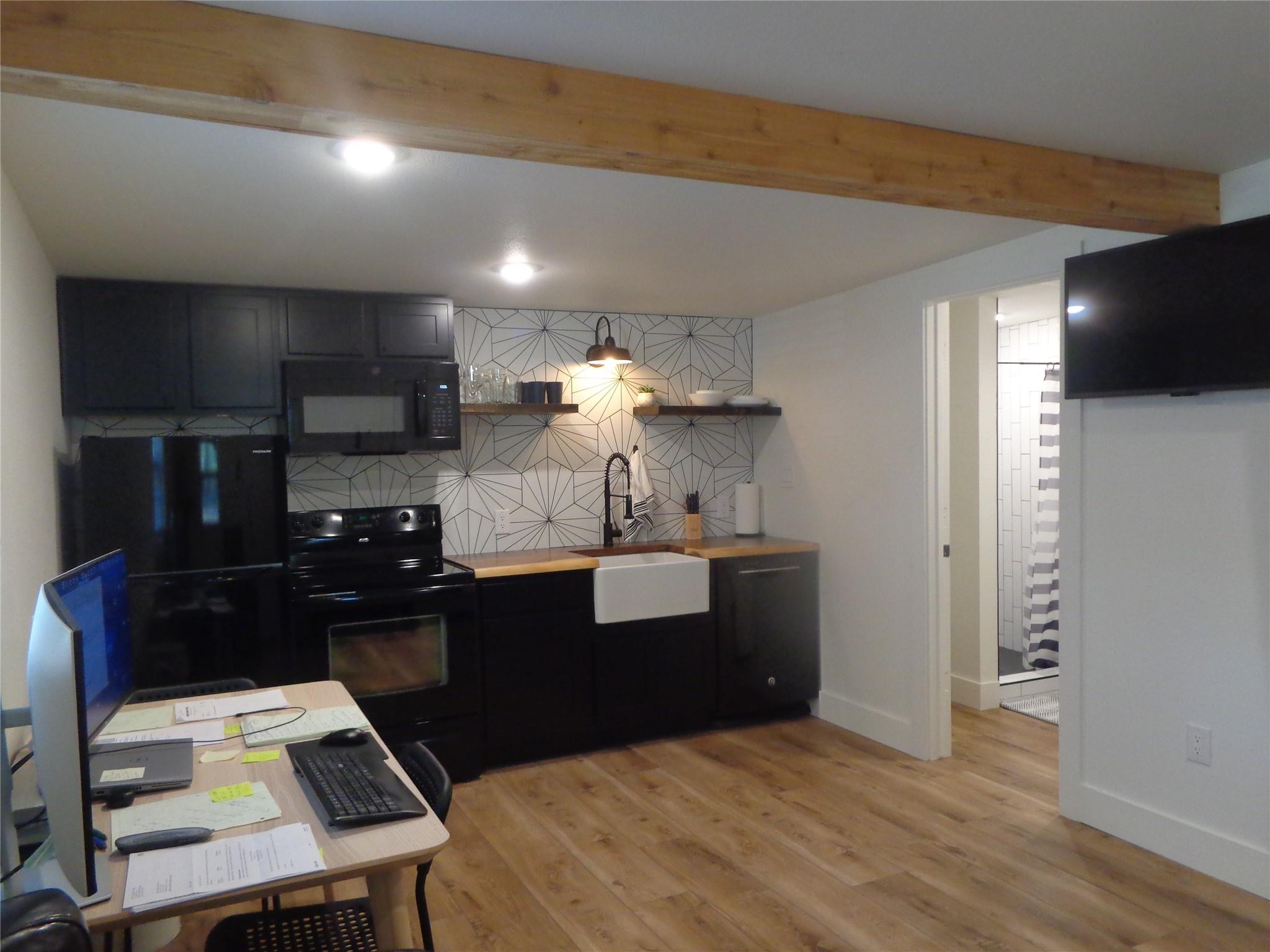 1009 Edgewater Fls, Canyon Lake, TX 78133