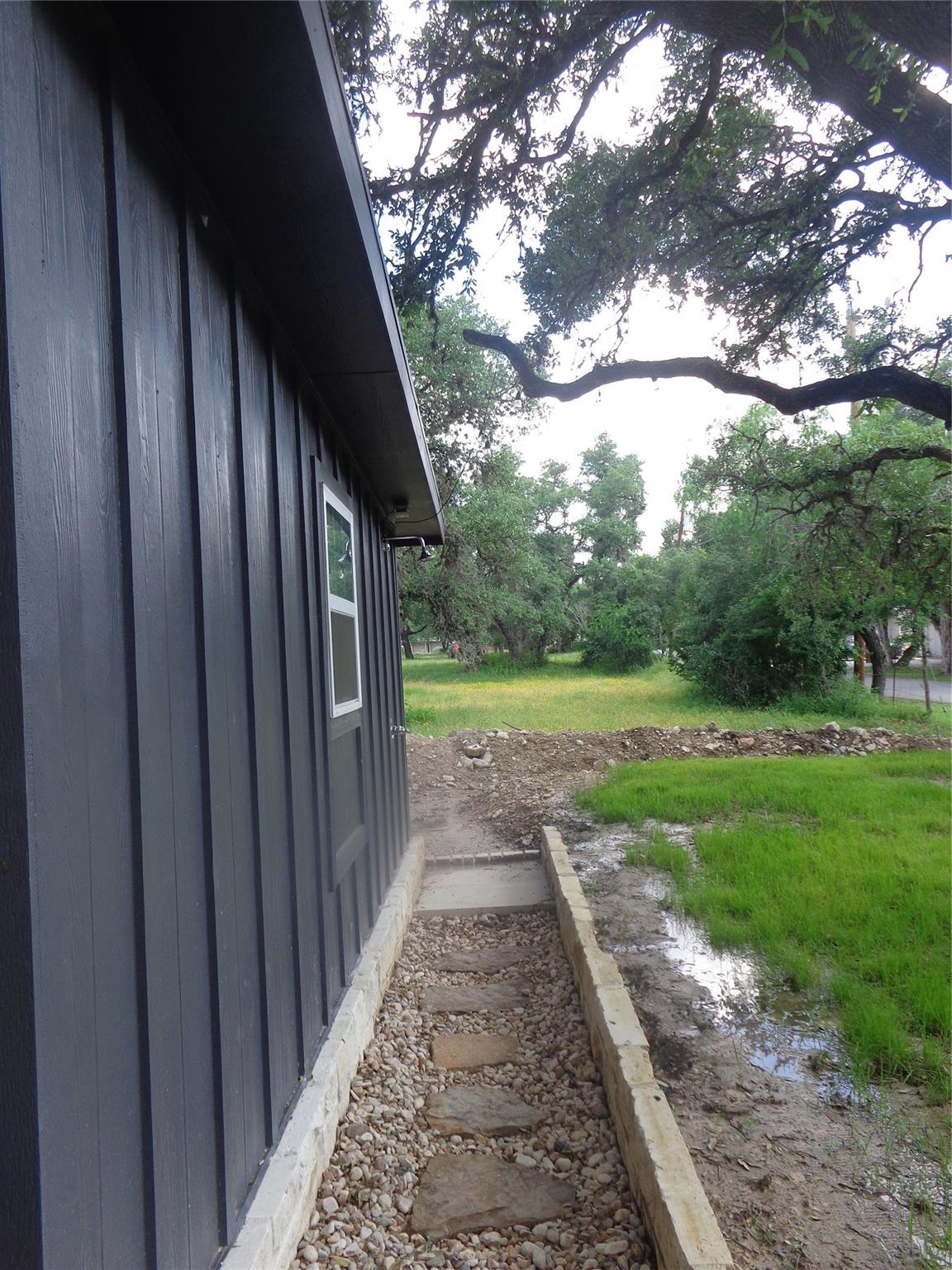 1009 Edgewater Fls, Canyon Lake, TX 78133
