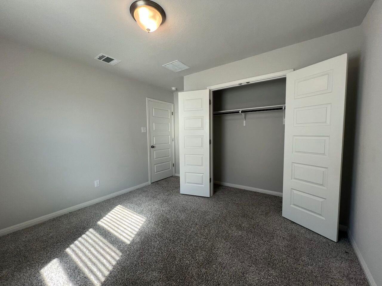 124 Old Stagecoach Rd, Jarrell, TX 76537