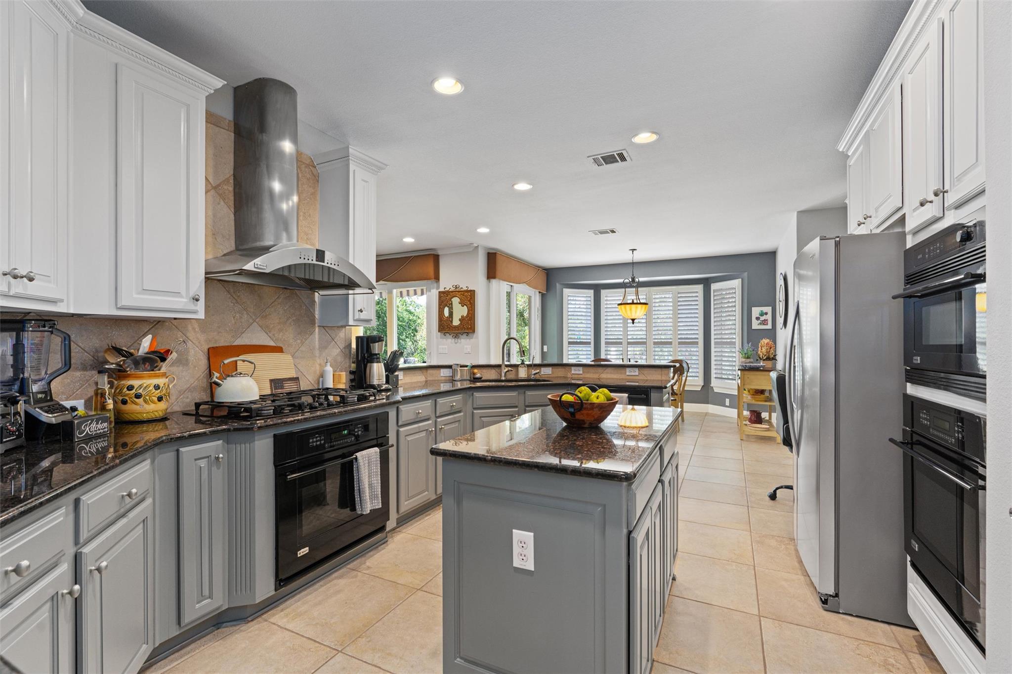 301 Goose Island Dr, Georgetown, TX 78633